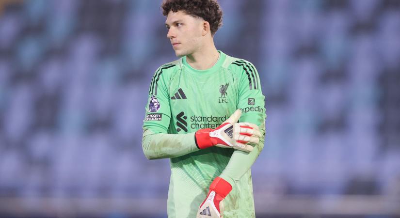 A Liverpool magyar kapusával erősítene a patinás spanyol csapat – sajtóhír