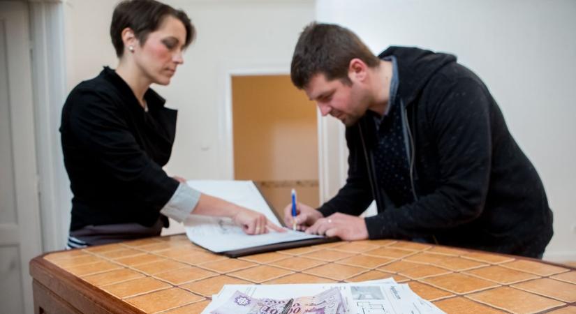 Rémálom a postaládában: így úszható meg egy régi hitel és a kezesi csapda!