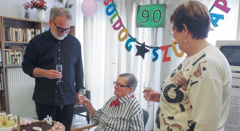 Derű, szeretet és összetartó közösség – 90 éves lett Bartha Györgyné, Ilonka néni (galéria)