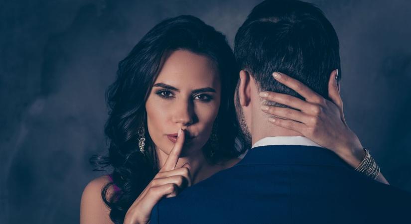 Mélypontra került a barátnőnk, segítettünk rajta, erre ráhajtott a páromra és megcsókolta!