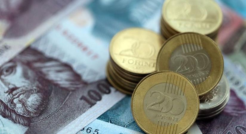 Piaci elemző: a Tisza véget vet a különadóknak, az árrésstopnak és az üzemanyagár-szabályozásnak is