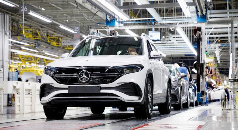 Kecskeméti Mercedes-vezér: „Mi autókat gyártunk, nem ingatlanosok vagyunk”