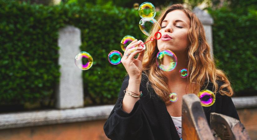 Napi horoszkóp 2026. április 17.: Könnyen lendülsz át az akadályokon