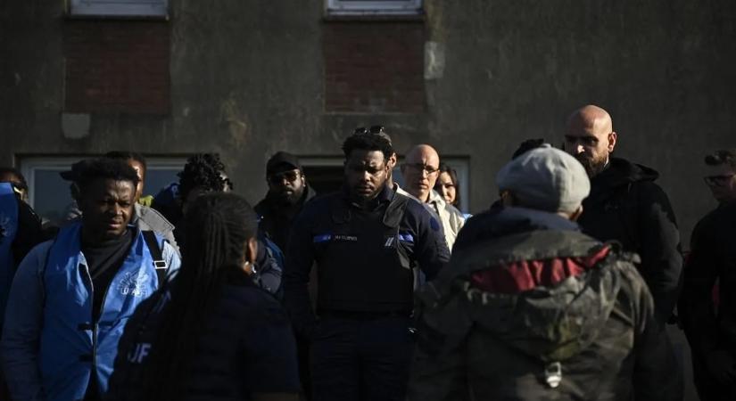 Elítélteket engedne szabadon a francia kormány, egyre nagyobb a felháborodás