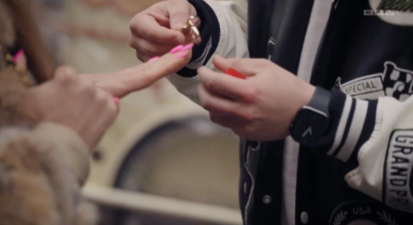 Eljegyzés és szexi fehérnemű-vásárlás: Bence tényleg mindent beleadott