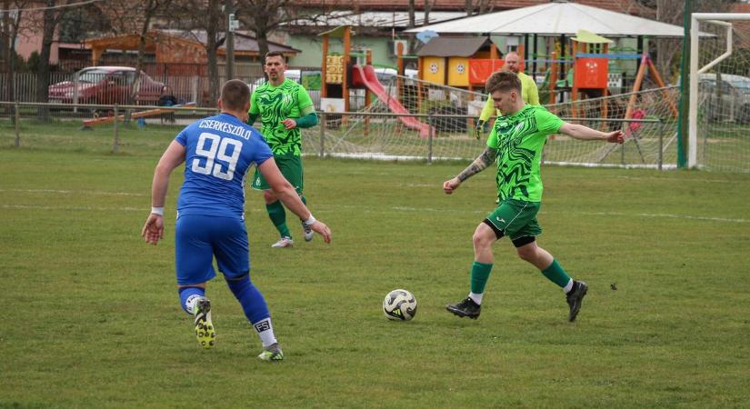 Alsóházi csata következik: fontos pontokért csap össze a Tószeg és a Lurkó Focimánia