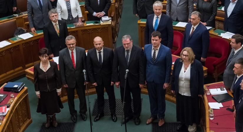 Magyar Péter felszólításának eleget téve lemondott posztjáról a Közszolgálati Közalapítvány kuratóriumi tagja