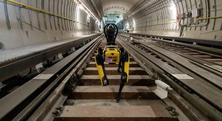 Mesterséges intelligenciával vértezték fel Spotot, a robotkutyát