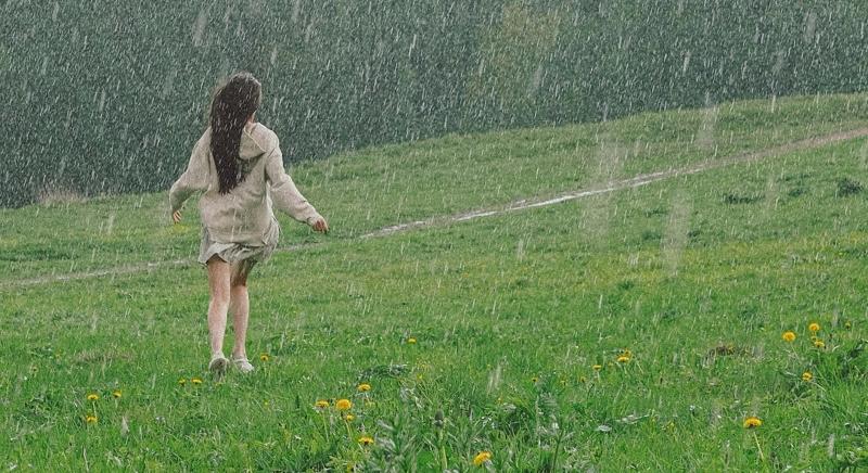 Esős napok következnek – Hogy alakul az időjárás a május 1-jei minivakáció alatt?