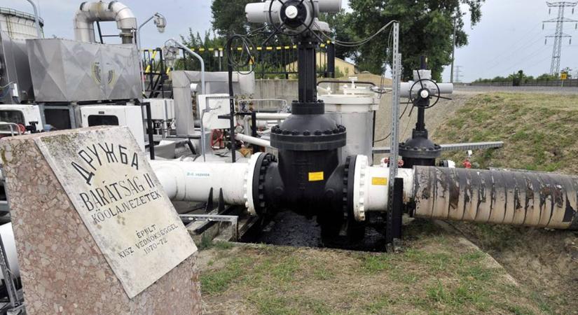 Szlovákia mindaddig nem hagyja jóvá az újabb szankciós csomagot, amíg nem üzemelik be újra a Barátság kőolajvezetéket