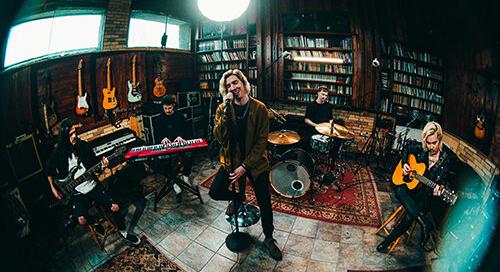 Akusztikus dalokkal készül a Mennydörgés