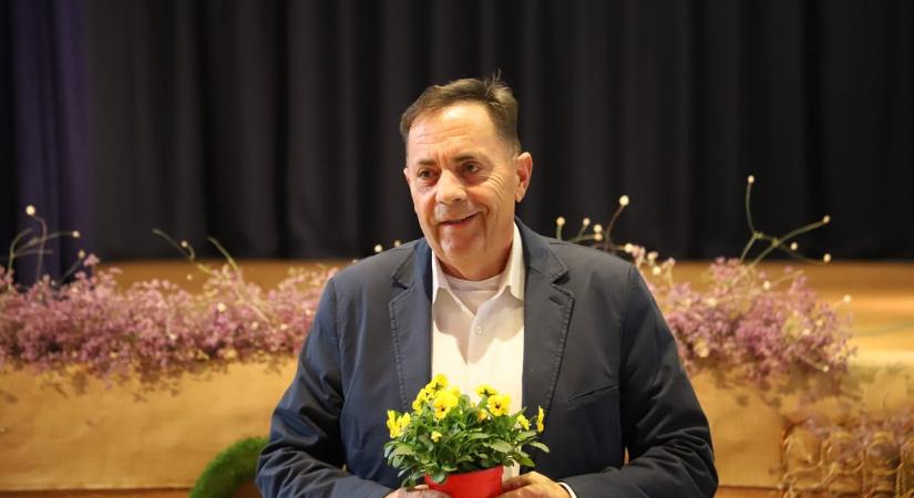 Pócs Jánost kapták Orbán Viktor helyett a Kossuth rádió hallgatói péntek reggel