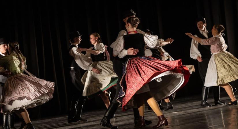 Színpadra lépnek a legjobbak: ingyenes táncgálát rendeznek a Jászai Mari Színházban