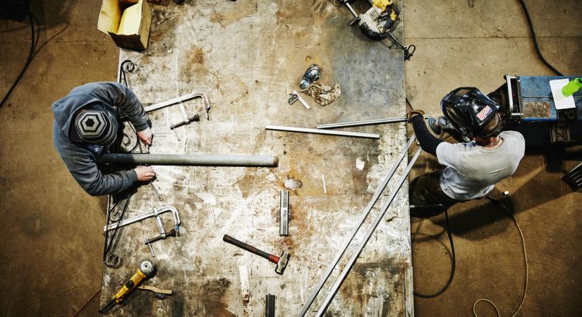 Meglepetés: gyorsult a bérkiáramlás a magyar gazdaságban