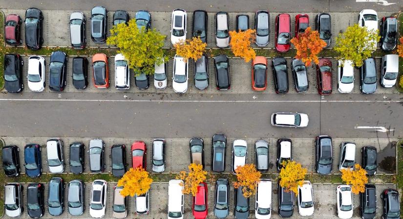 Jönnek a 800 forintos parkolási díjak, közben leszerelik az összes automatát Budapesten