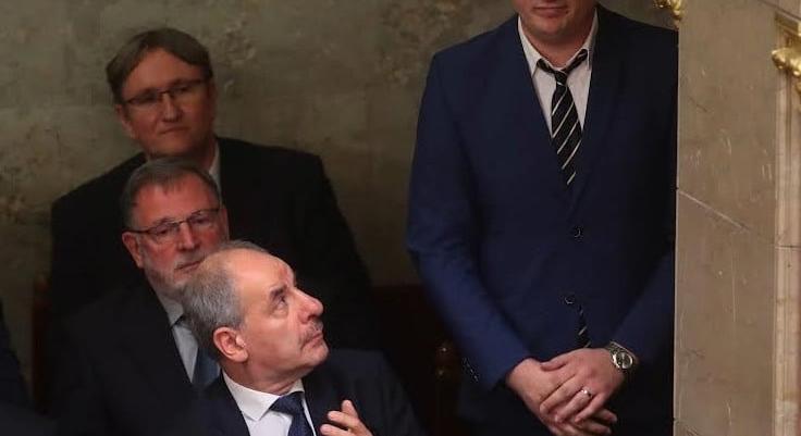 Lemondott a Közszolgálati Közalapítvány kuratóriumi tagja, és erre kéri kollégáit is