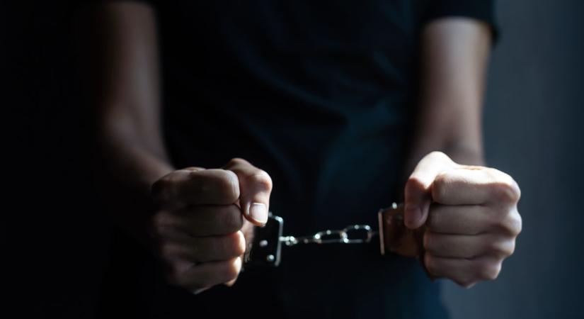 Brutális bántalmazás Szegeden: csuklótöréssel zárult a jegyellenőri intézkedés