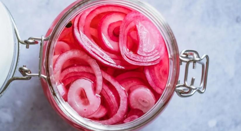 Ne dobd ki a maradék hagymát! Isteni savanyúság készülhet belőle
