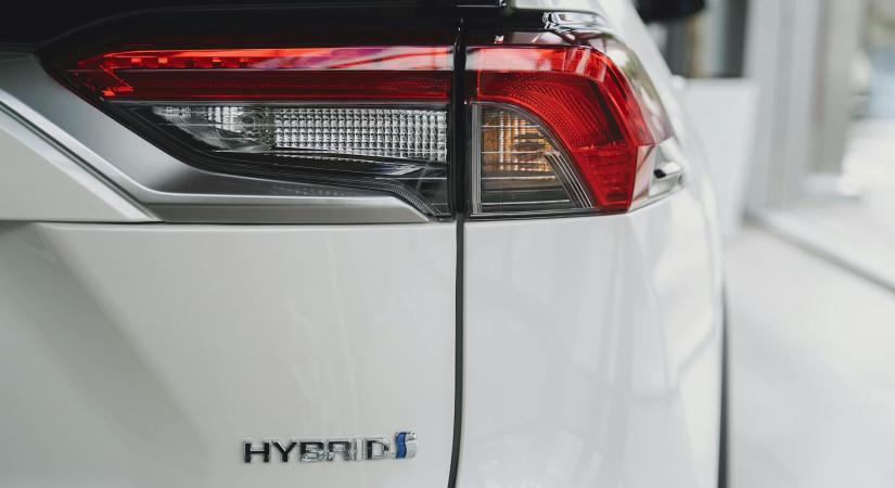 A középkategória húzza a használtautó-piacot