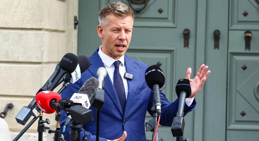 Magyar Péter az iratdarálásról: „A bizonyítékok eltüntetése a magyar állam megkárosítását jelentheti”