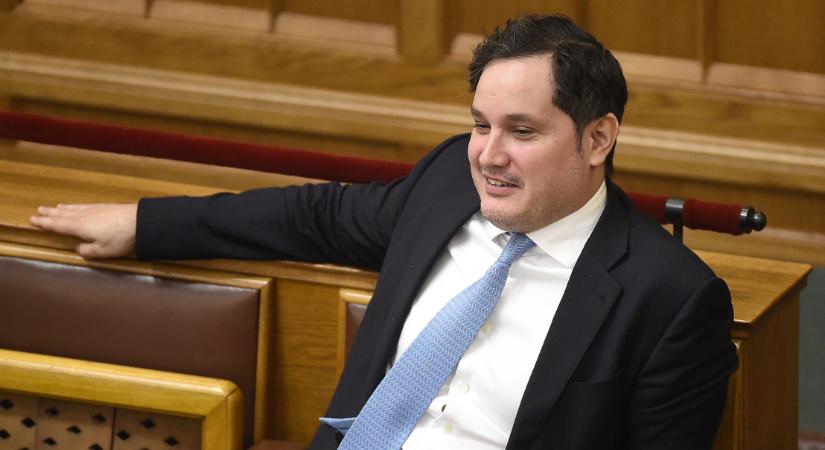 Kámforrá vált a miniszter: Nagy Márton letörölte magát a Facebookról és végleg hátat fordít a politikának