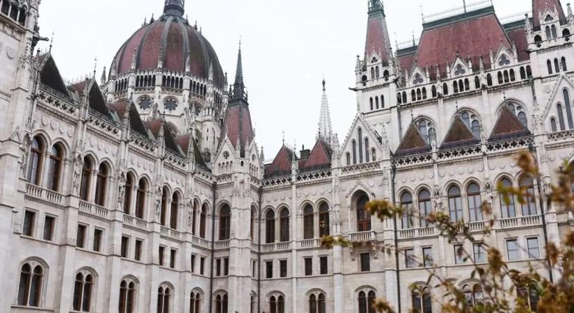 Először ül egy asztalhoz a Tisza, a Fidesz és a Mi Hazánk – kulcsfontosságú döntések várhatók