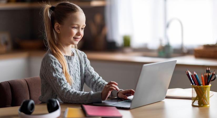 Rémisztő új módszer: a saját hangunkkal csalhatják el a gyermekünket a bűnözők!