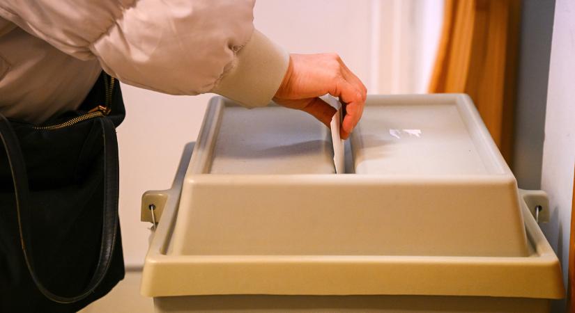 Nyomkövetőt tett a szavazólapja mellé egy skóciai magyar, ez volt az oka