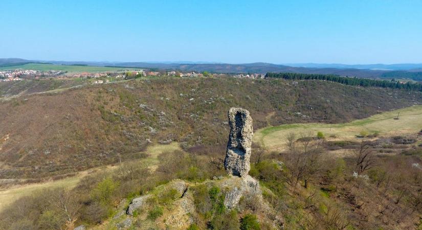 Nagy dolog készül Mátraderecskén – régészek lepték el a Kanázsvárat