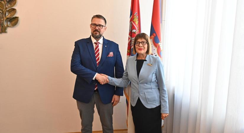 Juhász és Gojković: Folytatódik a vajdasági projektek támogatása