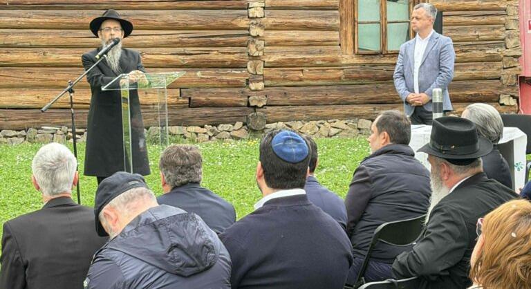 Megkezdődött a magyarkomjáti fa zsinagóga újjáépítése