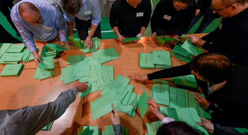 Most a máshol szavazók voksain a sor – ez történik most