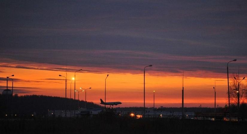 A civilekre is komoly veszélyt jelentettek az ukrán támadások: lezárták Oroszország legnagyobb repterét