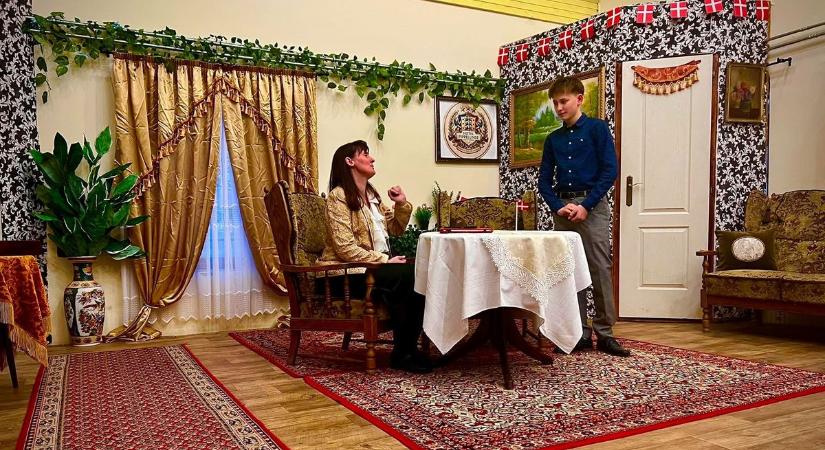 Botrány és téboly – a bakonyiak idén két hotelt is felforgattak, és ezt látni kell