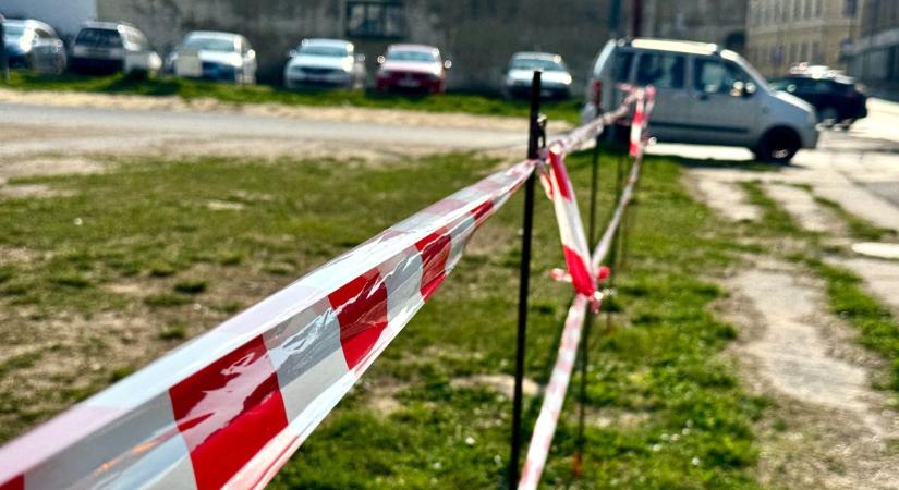 Ezen a területen soha többé nem parkolhat ebben a zalai városban – itt vannak a részletek!