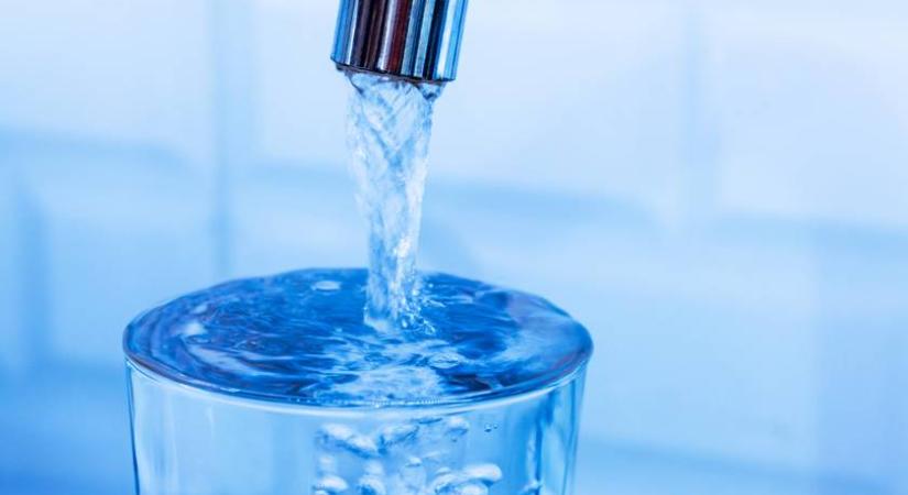 Szennyező anyag került a vízvezetékbe a magyar kórházban: 11 ember ihatott belőle