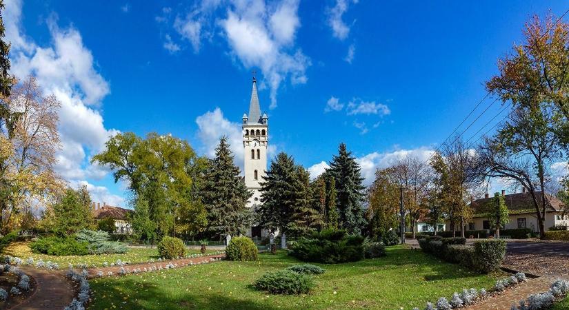 „A fejünknek a víz felett kell maradnia” – alvótelepülés lehet a hajdú-bihari faluból, ha lesz fegyverük az elvándorlás ellen