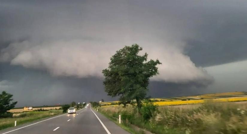 Heves záporra, viharos szélre, jégesőre adtak ki riasztást – Székelyföld egy része is érintett