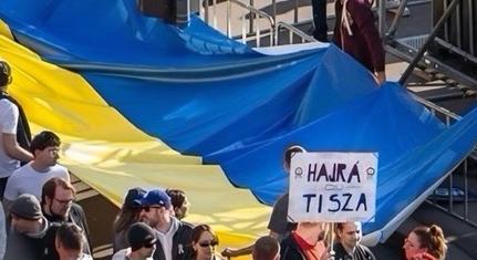 Nemrég még ukrán zászlós akciót hajtottak végre a Tisza rendezvényén, most tömeges elbocsátások következnek a kormány egyik ügynökségénél