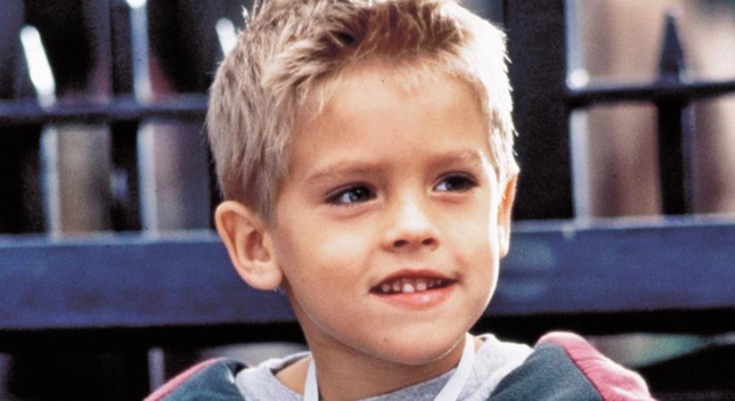 A képen látható híres gyerekszínész ma már 33 éves – A friss fotóin mindenkit lenyűgözött!