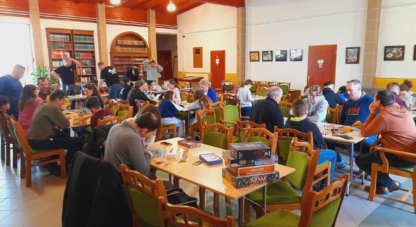 Játék, előadás és megemlékezés is vár ránk hétvégén