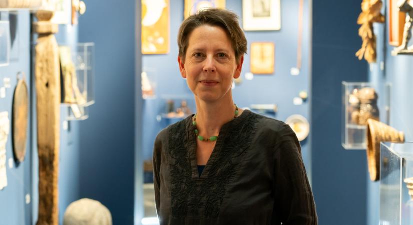 Izinger Katalin, a Szent István Király Múzeum művészettörténésze kapta a MúzeumCafé díjat