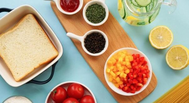 A kiegyensúlyozott gyermekkori étrend alapjai: zöldség és gyümölcs kreatívan