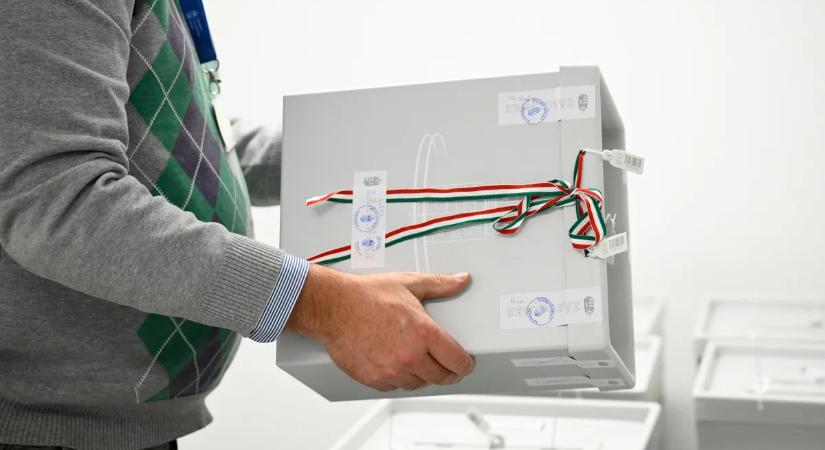 Választás 2026 – Megkezdődött a szavazatok átadása az egyéni választókerületi választási irodáknak
