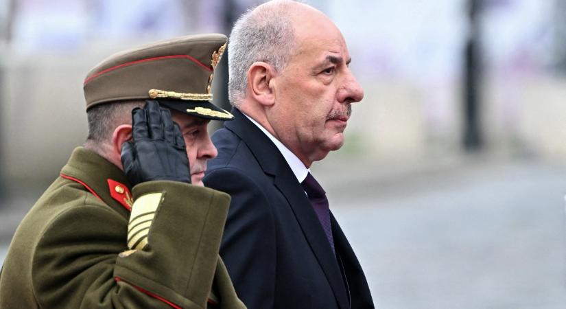 Sulyok Tamás azonnali hatállyal mentett fel egy dandártábornokot