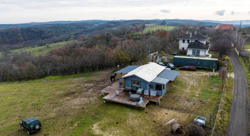 Utolsó erejével még lecsap a NER a lómenhelyre, végrehajtást kért az épületük lebontására