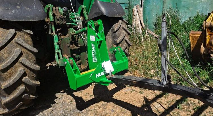 A Swifthitch megkönnyi és gyorsítja a munkagépek, pótkocsik felkapcsolását