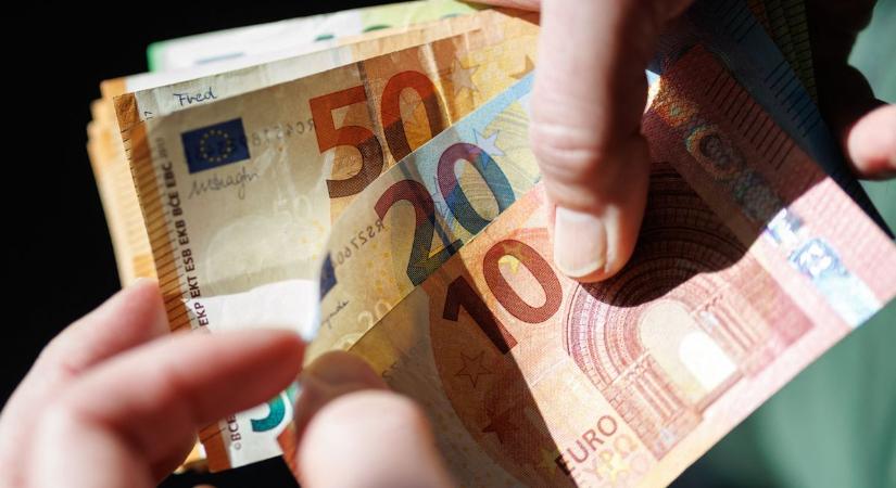 Elárulta a Tisza, mikor vezetné be az eurót