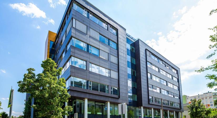 Tömeges létszámleépítés kezdődött a fideszes trollfarmon