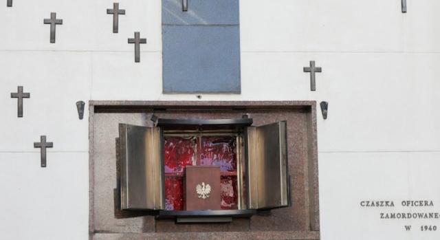 Újratemették a katyni vérengzés egyik áldozatát